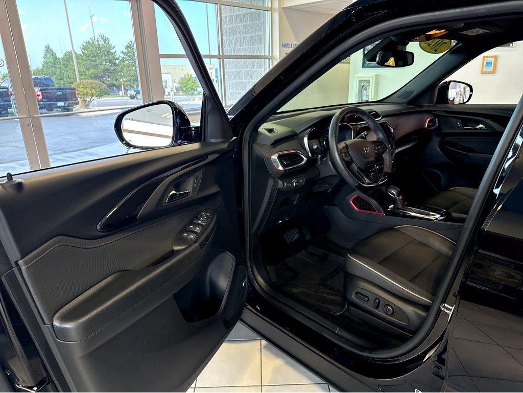 Used 2023 Chevrolet TrailBlazer RS w/ Technology Package AWD/4WD image 17