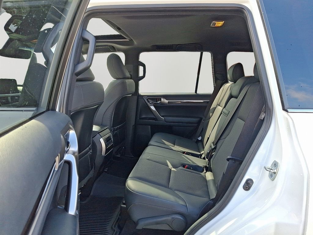 Used 2023 Lexus GX 460 Premium w/ Premium Package image 8