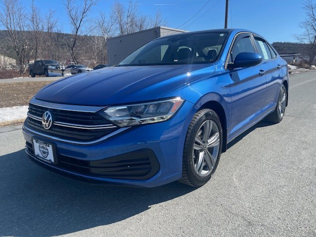 Used 2024 Volkswagen Jetta SE w/ Panoramic Sunroof Package image 1