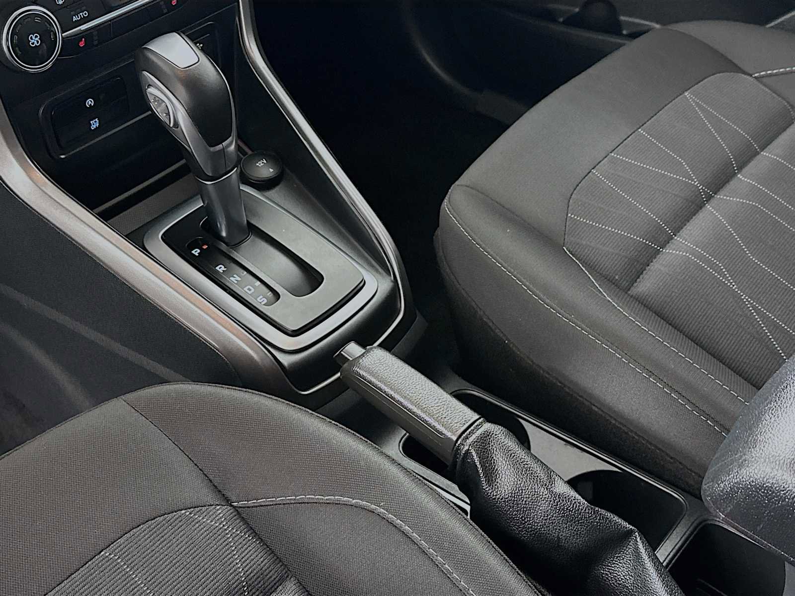 Used 2019 Ford EcoSport SE w/ SE Convenience Package image 16