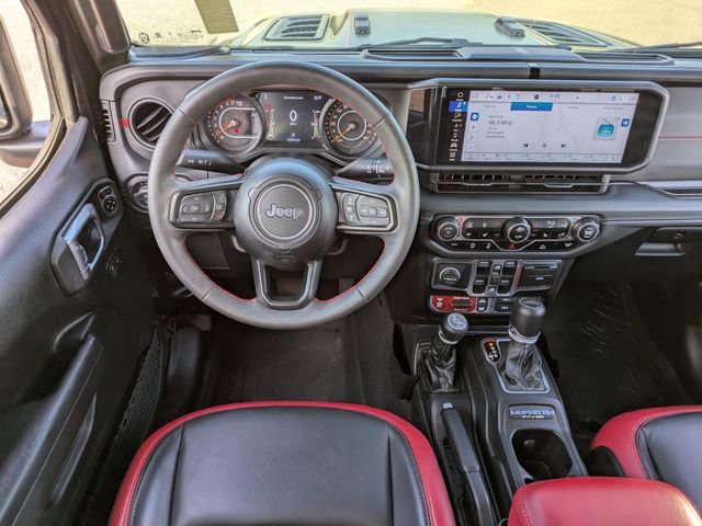 Used 2024 Jeep Gladiator Rubicon w/ Technology Group image 16