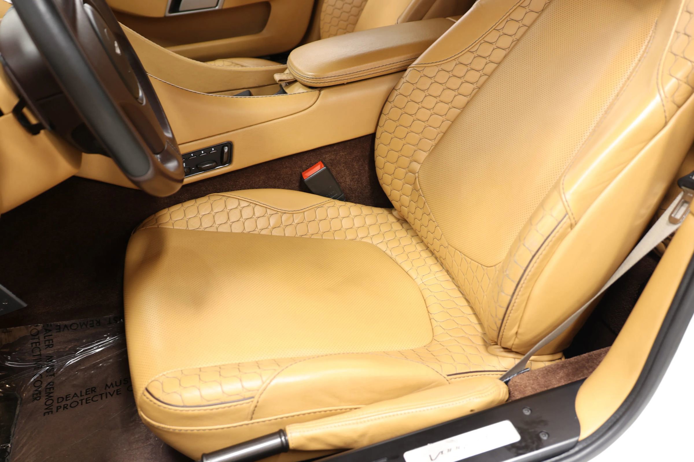 Used 2015 Aston Martin Vanquish Volante RWD image 21