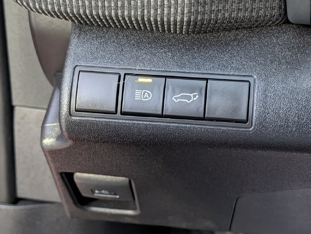 Used 2024 Toyota bZ4X FWD image 26