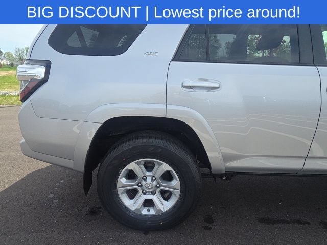 Used 2021 Toyota 4Runner SR5 AWD/4WD image 9