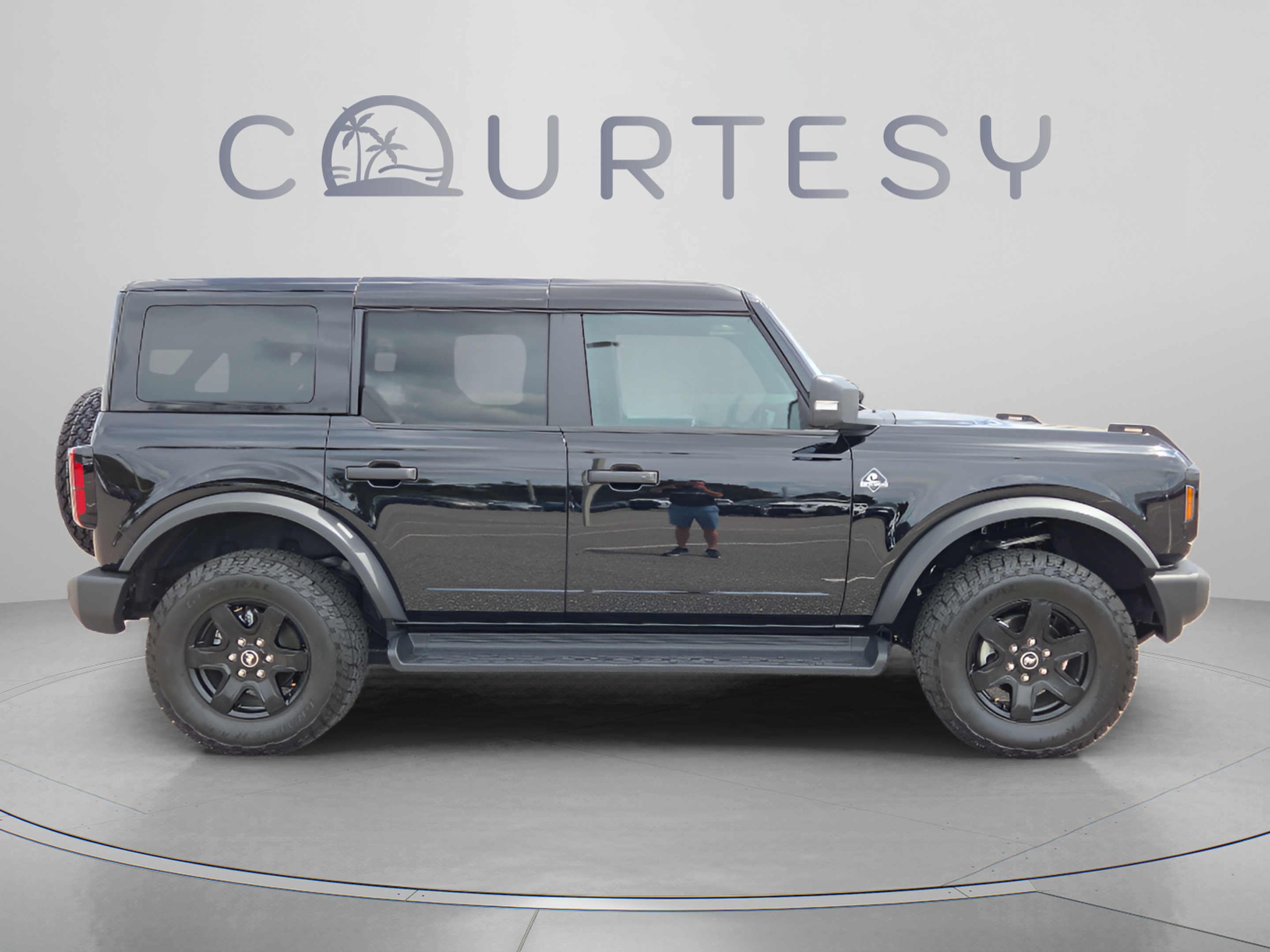 Used 2025 Ford Bronco Outer Banks AWD/4WD image 6