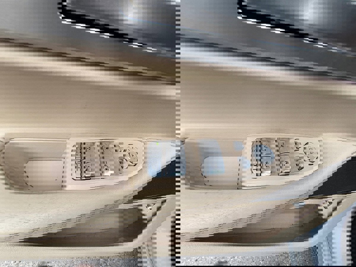 Used 2018 BMW 750i xDrive image 19