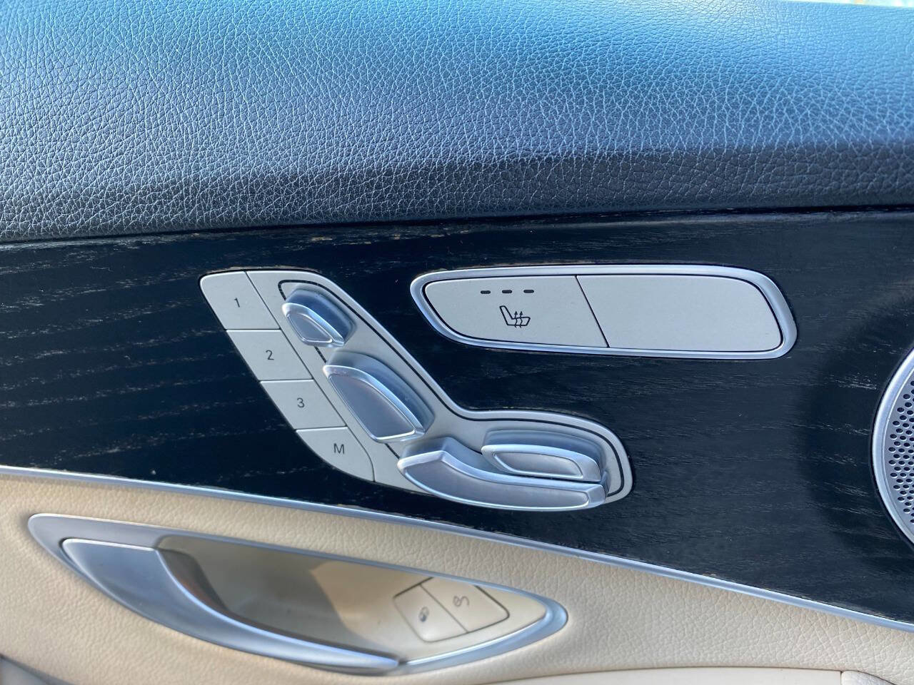 Used 2017 Mercedes-Benz C 300 4MATIC Sedan image 16