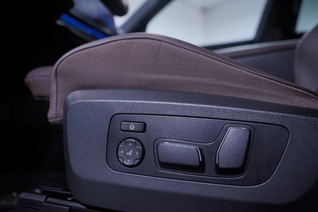 Used 2025 BMW X3 xDrive30i w/ M Sport Package image 17