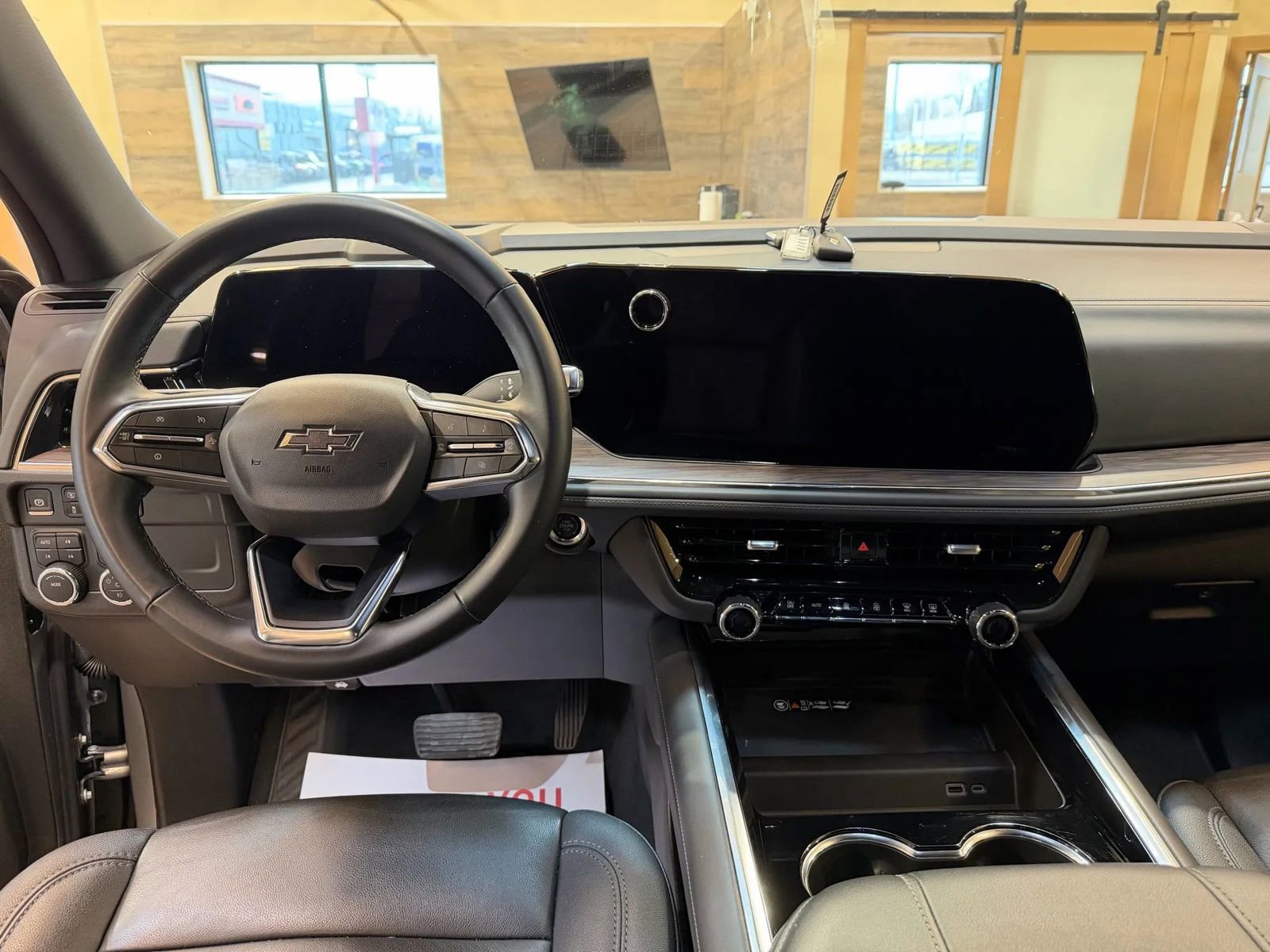 Used 2025 Chevrolet Suburban Z71 image 14