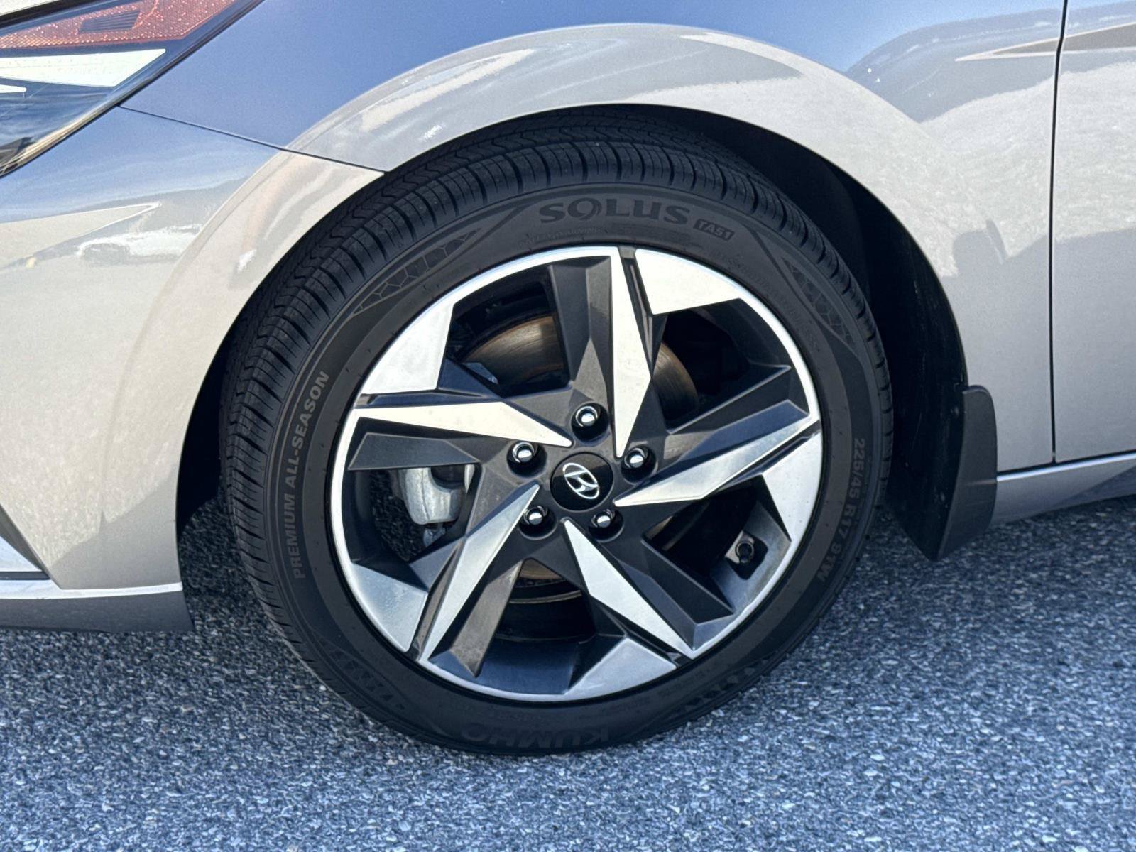Used 2023 Hyundai Elantra SEL w/ Convenience Package FWD image 30