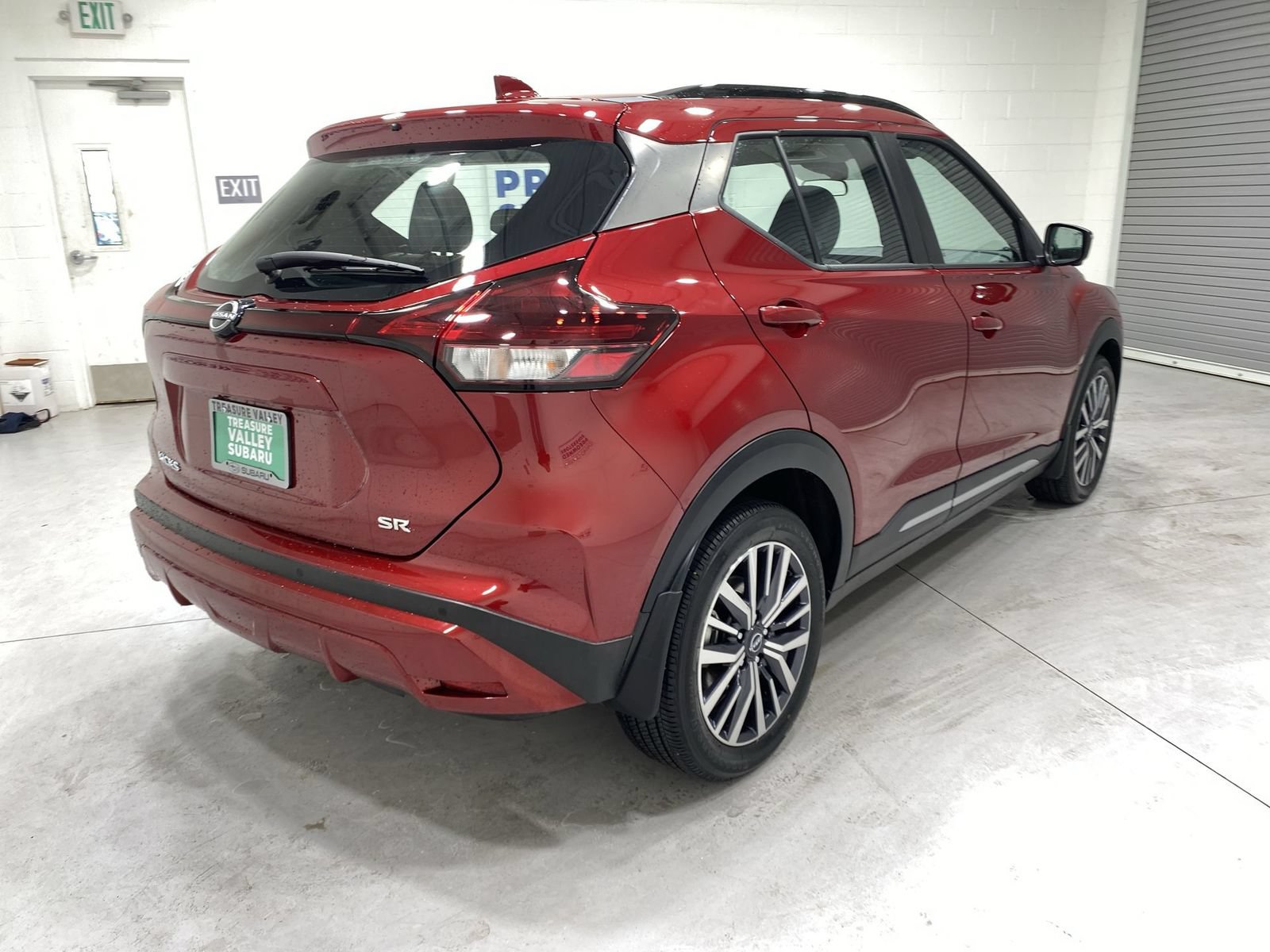 Used 2023 Nissan Kicks SR w/ SR Premium Package FWD image 8