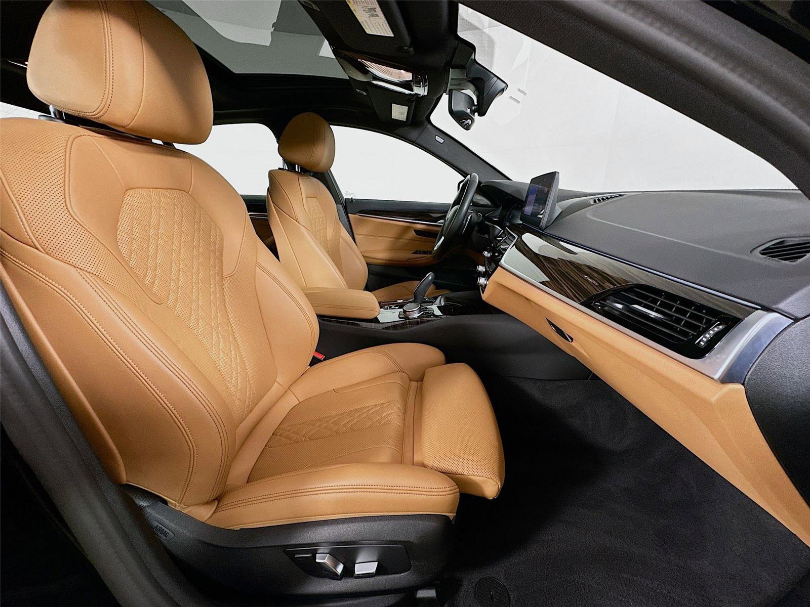 Used 2023 BMW 530e xDrive w/ Premium Package image 30