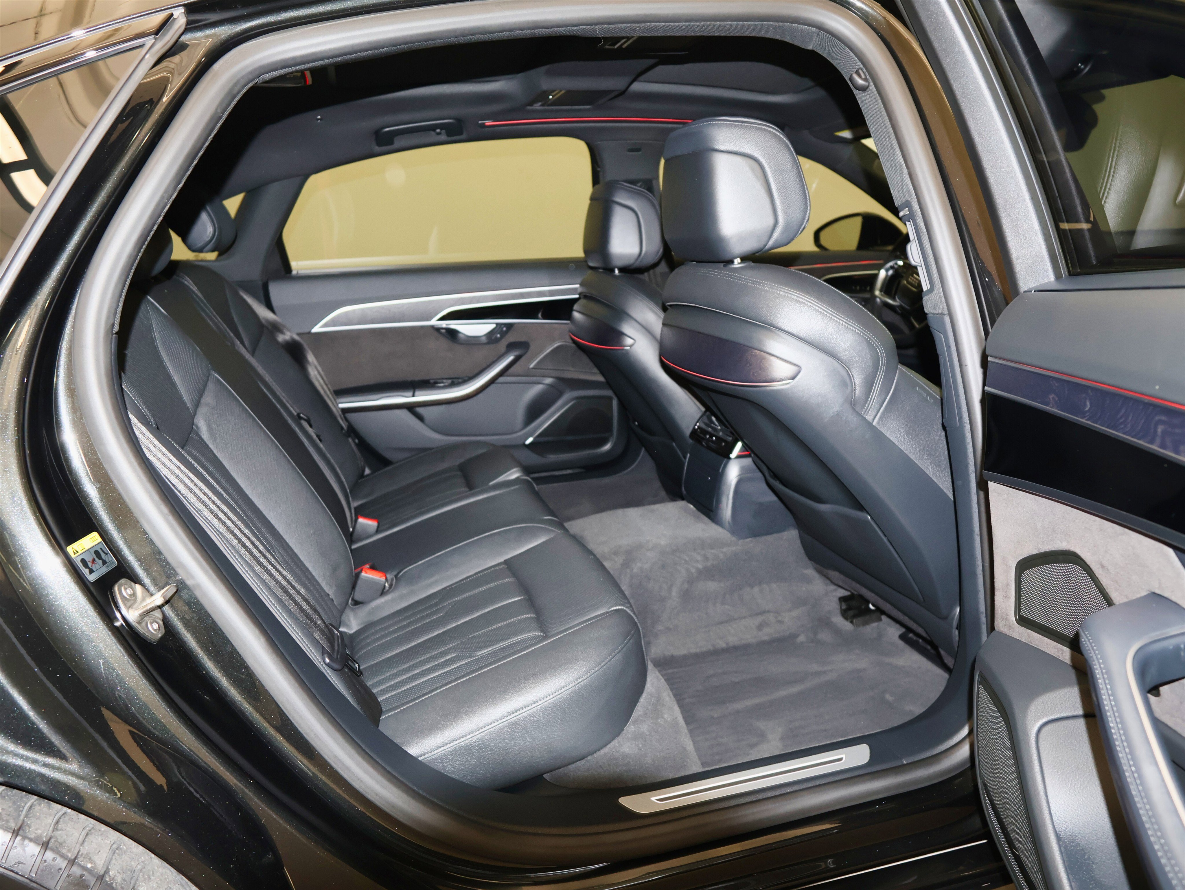 Used 2020 Audi A8 L 4.0T w/ Executive Package image 68