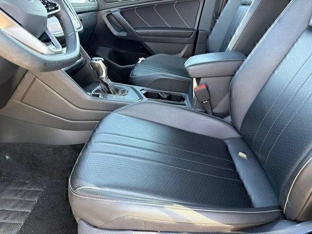 Used 2022 Volkswagen Tiguan SE R-Line FWD image 12