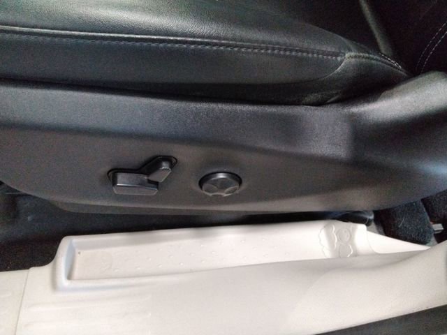 Used 2024 Chrysler Pacifica Touring-L image 28