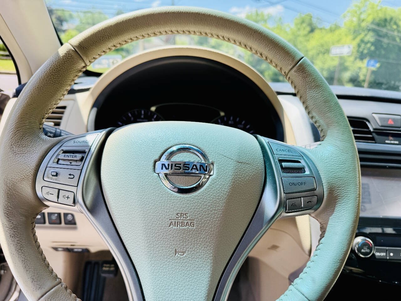 Used 2013 Nissan Altima 2.5 SL w/ Technology Pkg FWD image 13