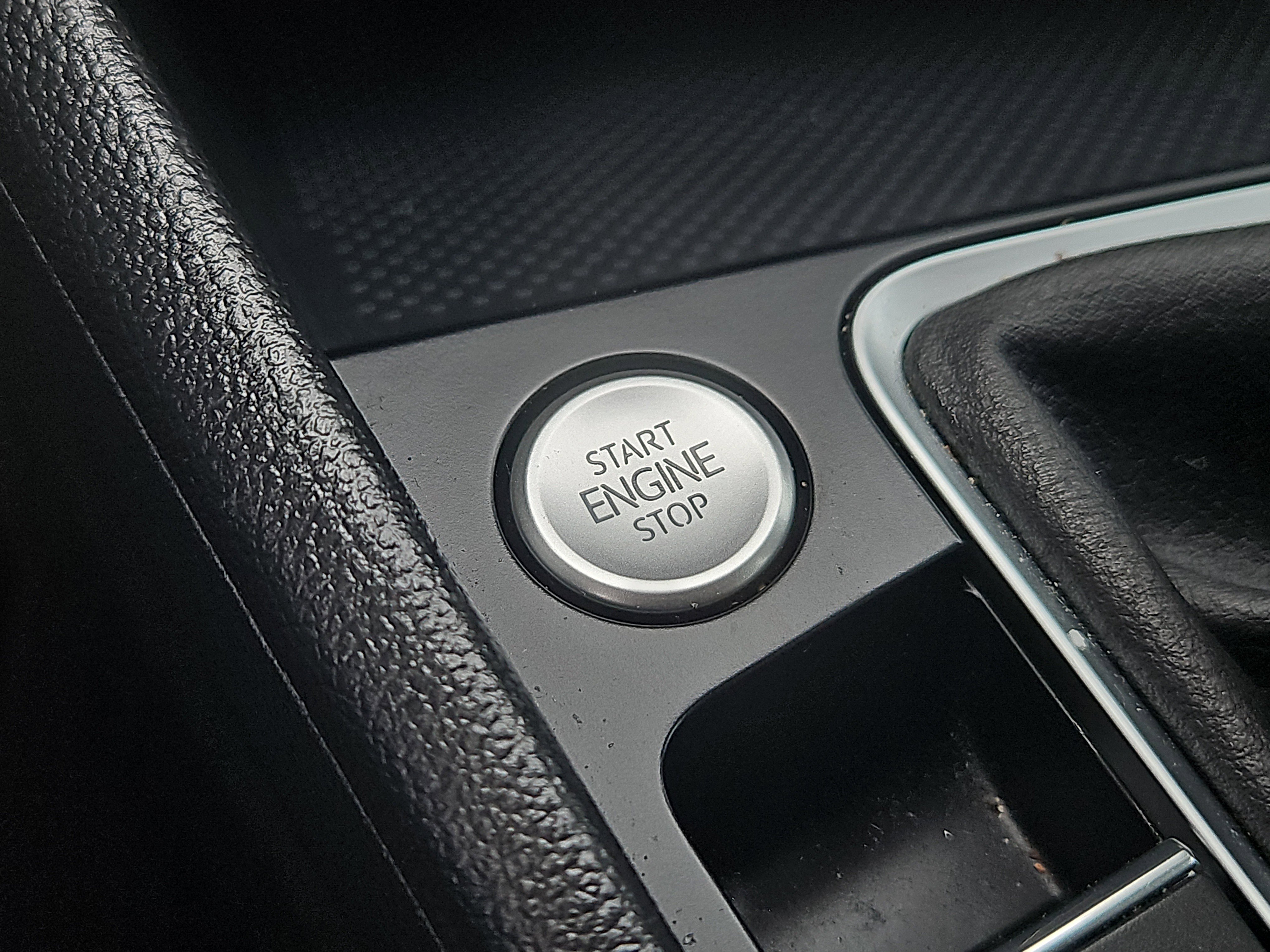 Certified 2023 Volkswagen Jetta SE FWD image 14