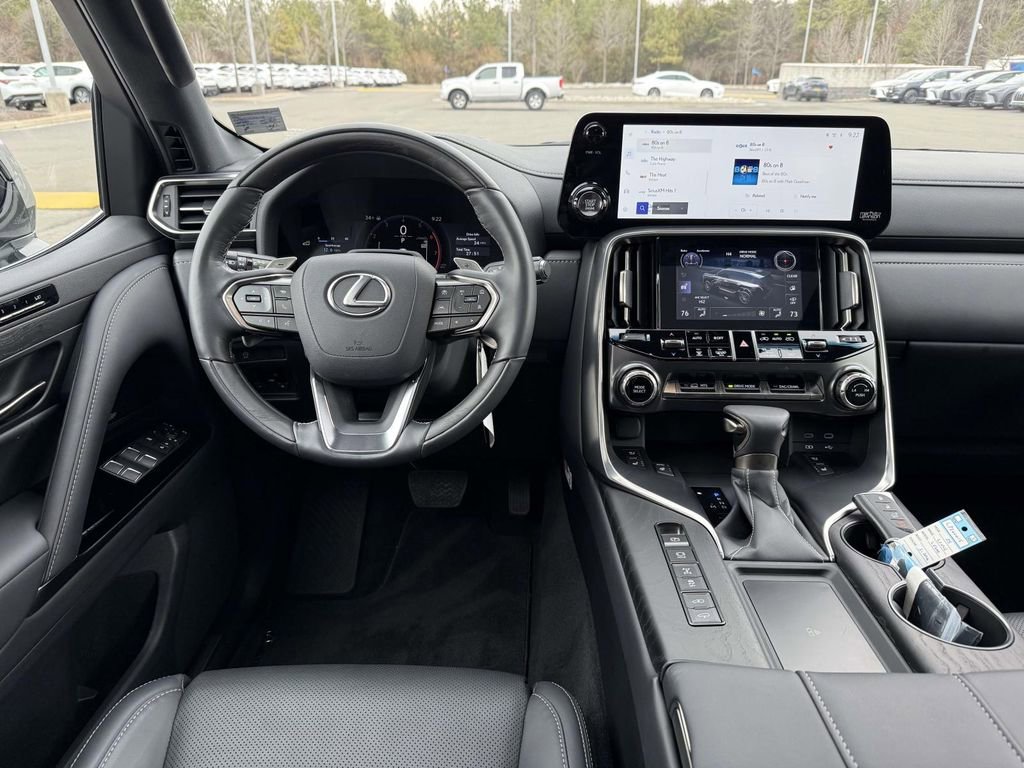 Used 2025 Lexus LX 600 4WD w/ Accessory Package (Z1) image 8