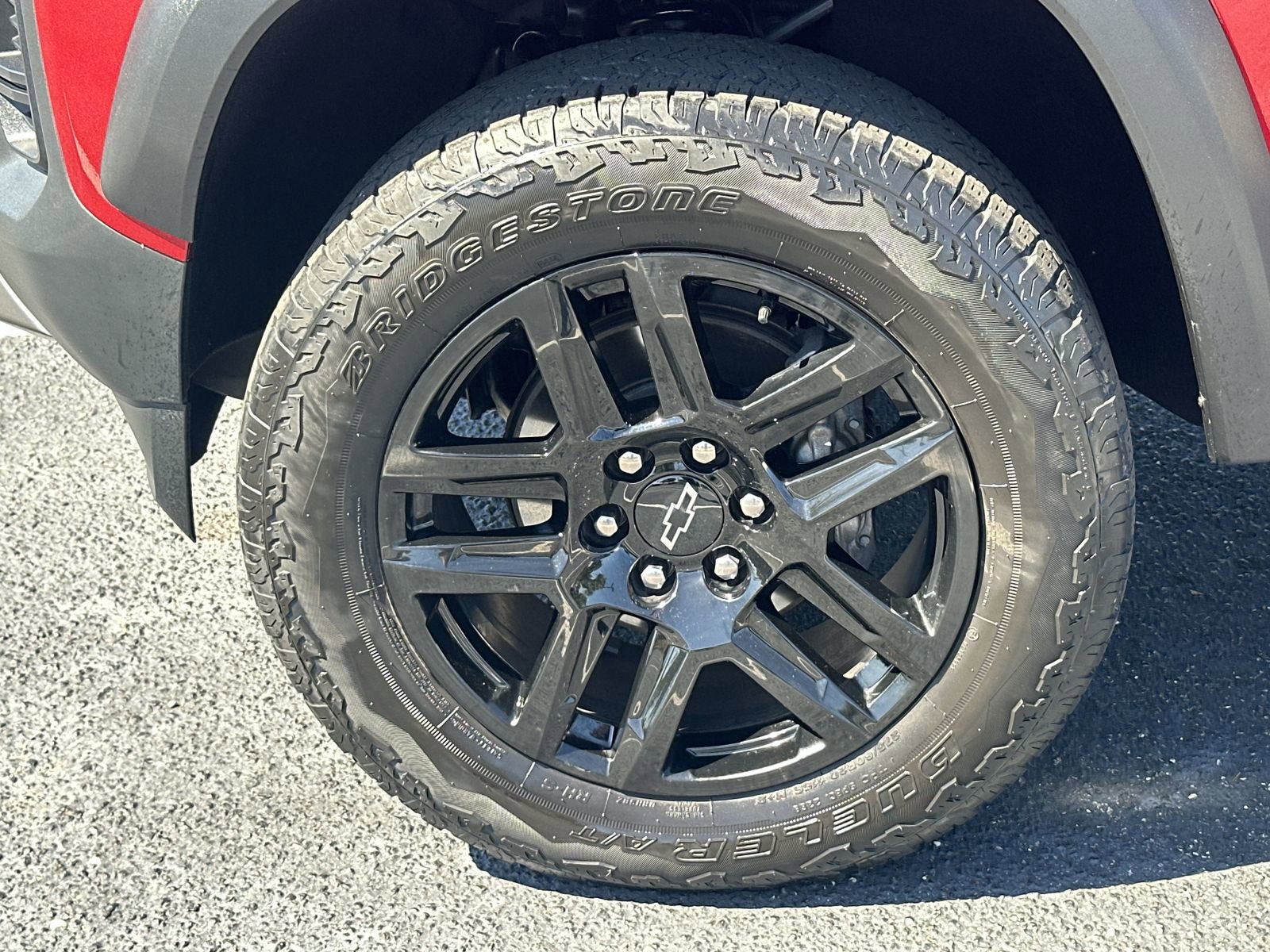 Used 2024 Chevrolet Colorado Trail Boss w/ Technology Package AWD/4WD image 13