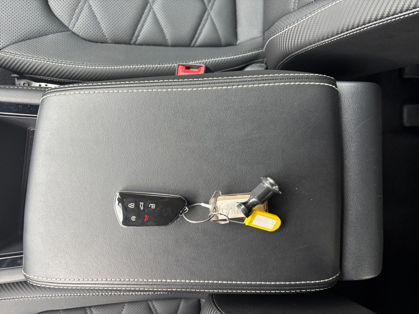 Used 2025 Volkswagen Atlas Cross Sport SE image 22