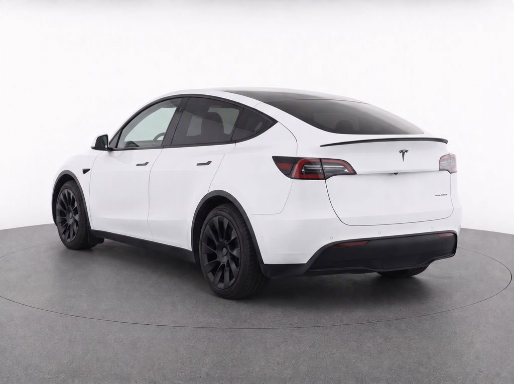 Used 2021 Tesla Model Y Long Range AWD/4WD image 3