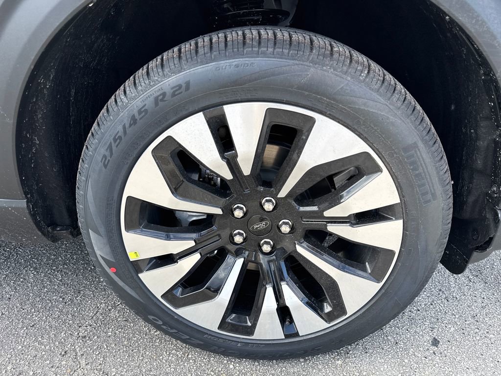 New 2026 Ford Explorer Platinum image 12