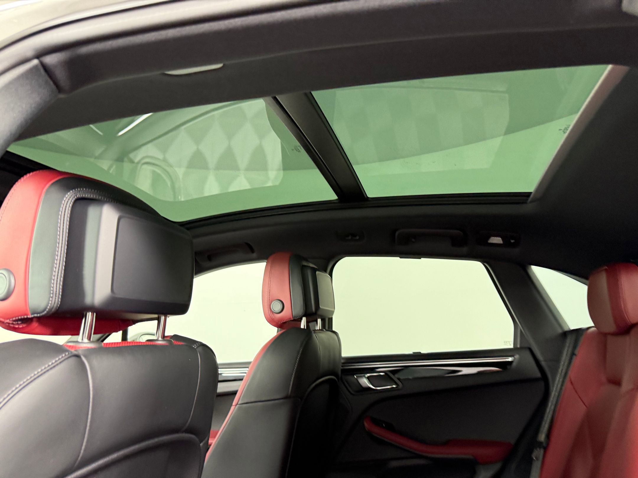 New 2026 Porsche Macan S image 17