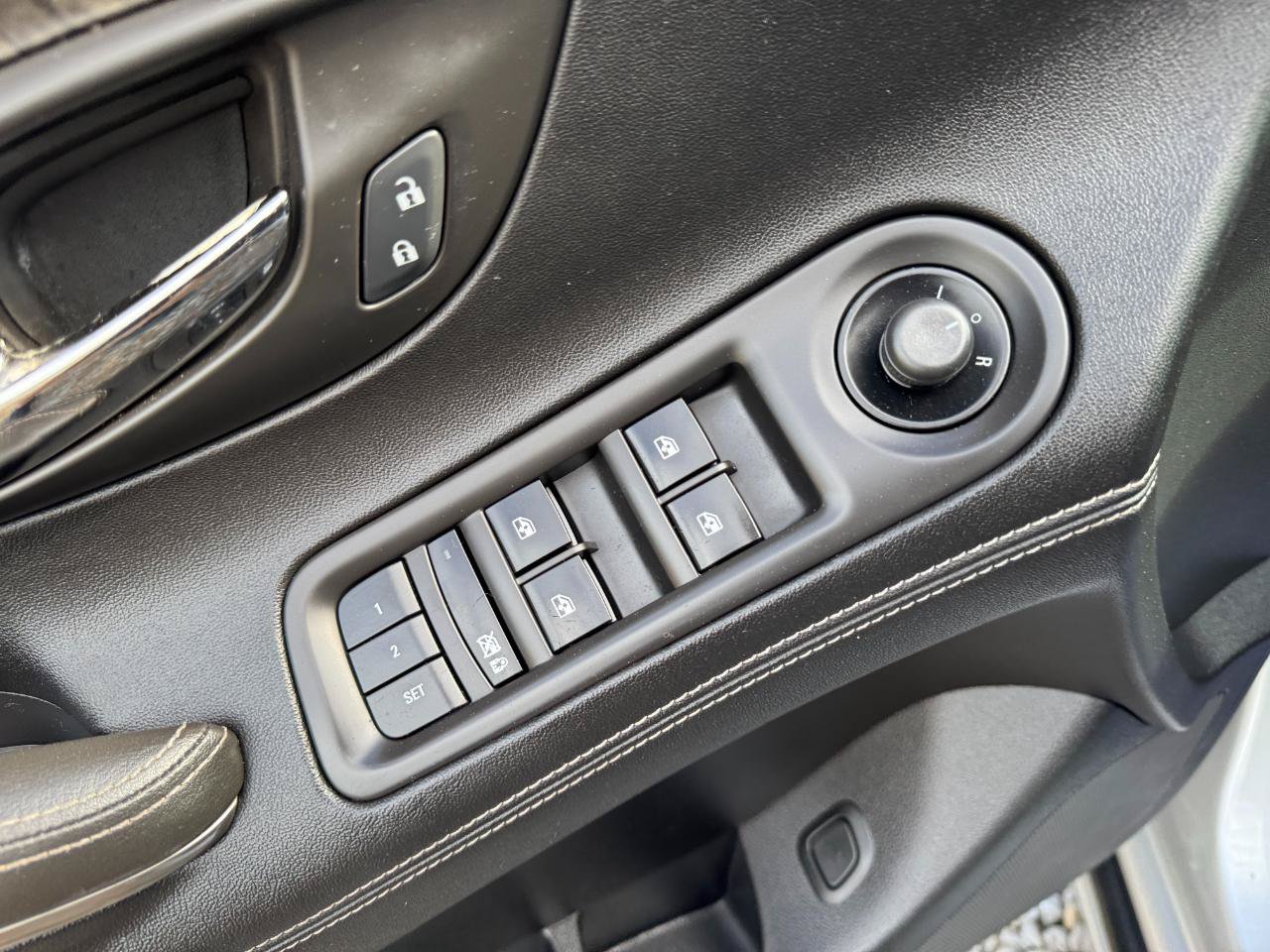 Used 2014 Buick LaCrosse Leather FWD image 17