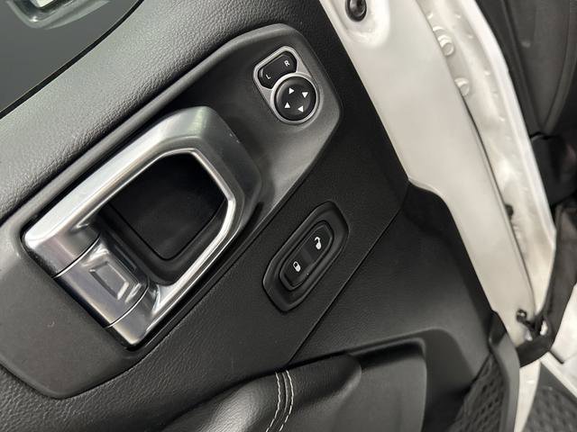 Used 2020 Jeep Gladiator Overland image 29