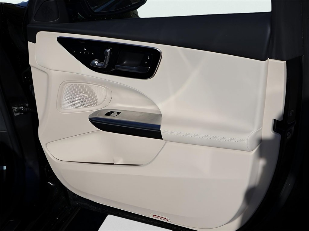 Used 2023 Mercedes-Benz C 300 4MATIC Sedan image 13