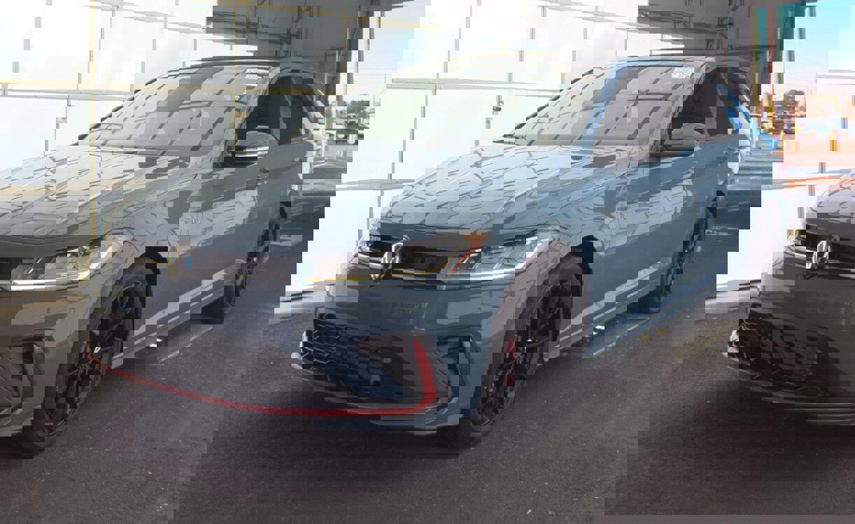 Used 2025 Volkswagen Jetta GLI Autobahn image 7