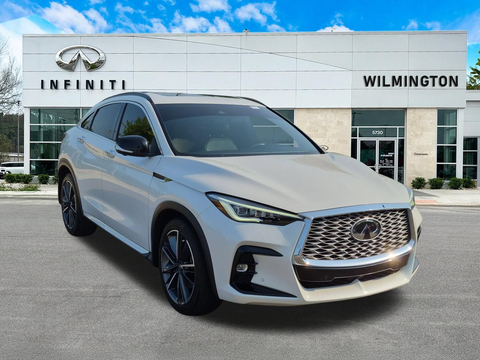 Used 2023 INFINITI QX55 Essential AWD/4WD image 1