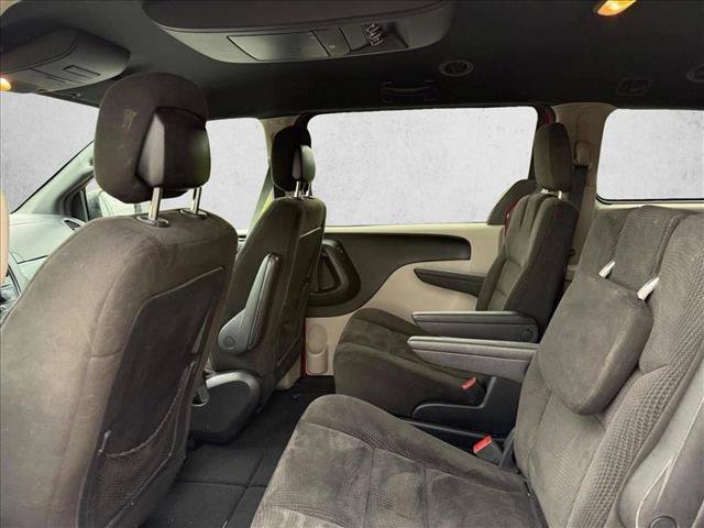 Used 2016 Dodge Grand Caravan SE FWD image 11