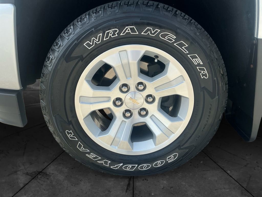 Used 2018 Chevrolet Silverado 1500 LT w/ All Star Edition image 15