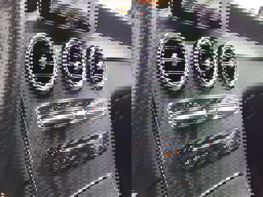 Used 2019 Mercedes-Benz GLC 300 image 16