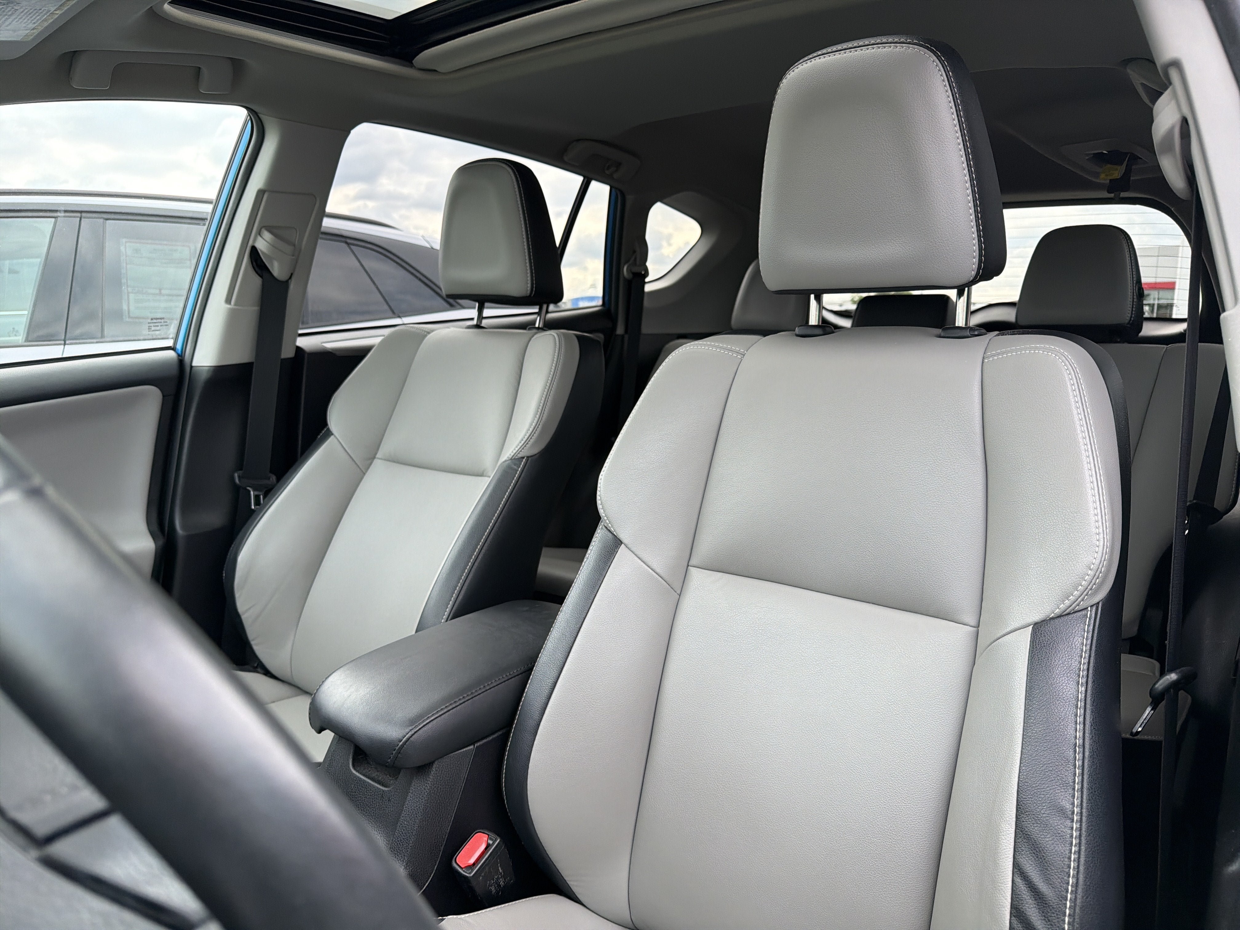 Certified 2018 Toyota RAV4 Limited w/ Advanced Technology Package AWD/4WD image 10