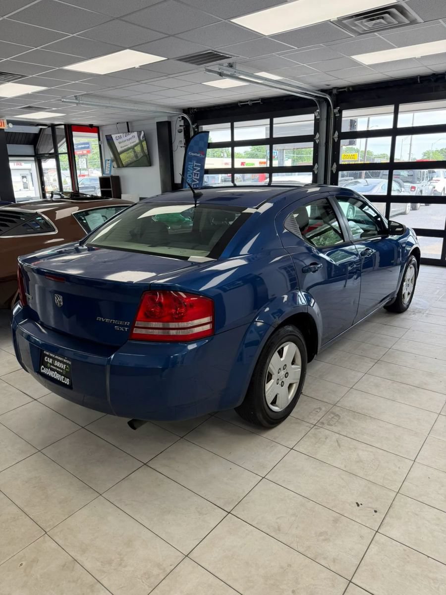 Used 2010 Dodge Avenger SXT FWD image 4