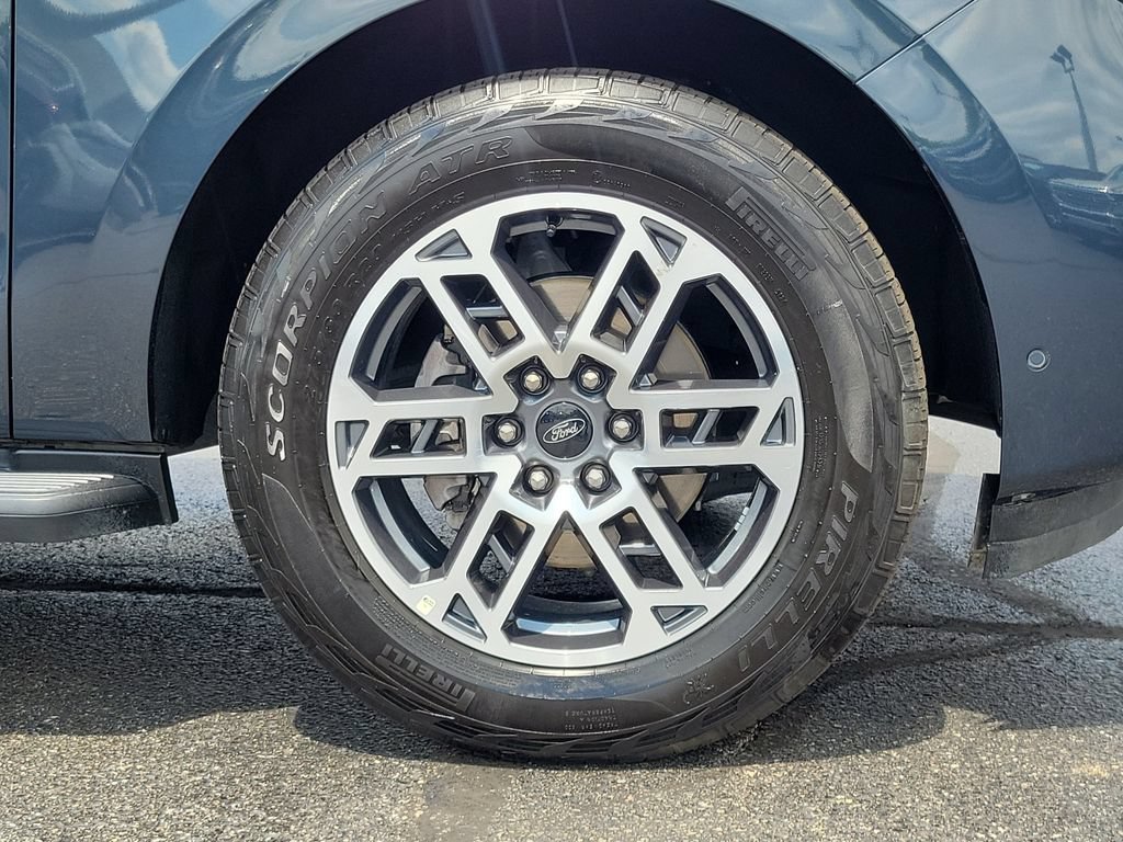 Certified 2025 Ford Expedition Max Active AWD/4WD image 9