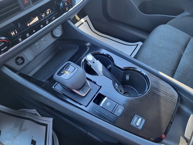 Used 2024 Nissan Rogue SV image 19