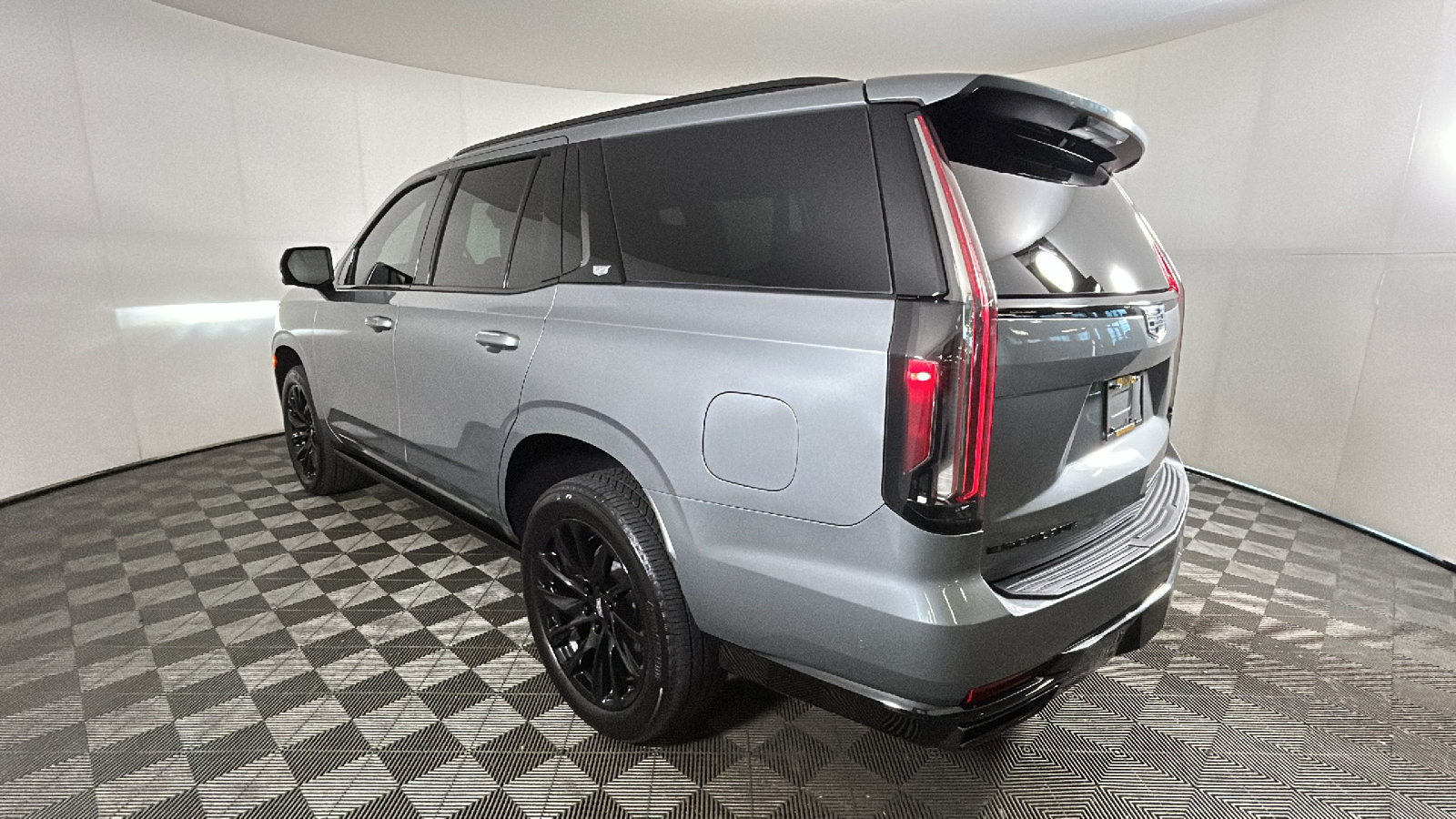 Used 2023 Cadillac Escalade Sport Platinum w/ LPO, ONYX Package AWD/4WD image 5