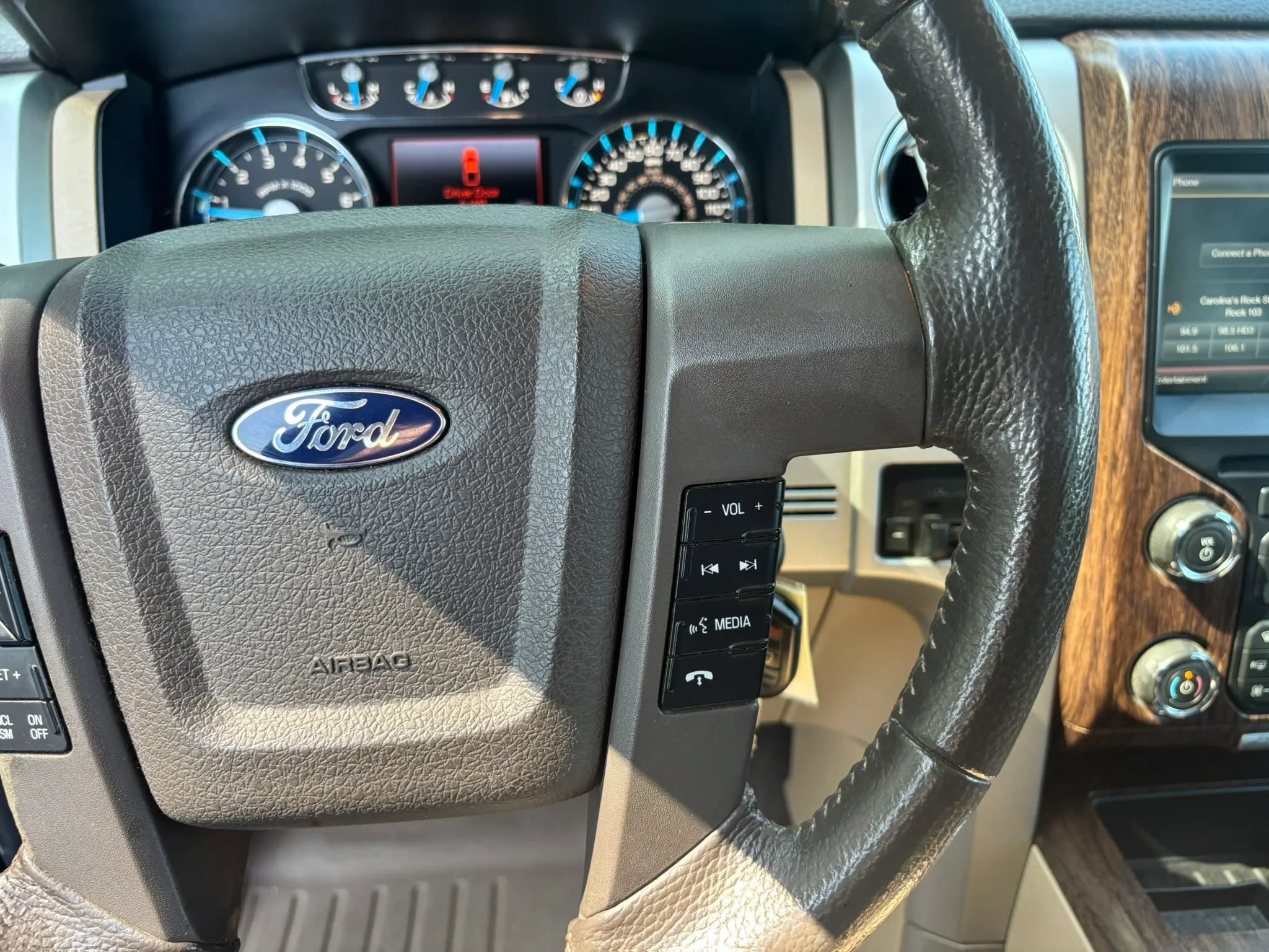 Used 2013 Ford F150 Lariat w/ Luxury Equipment Group AWD/4WD image 11