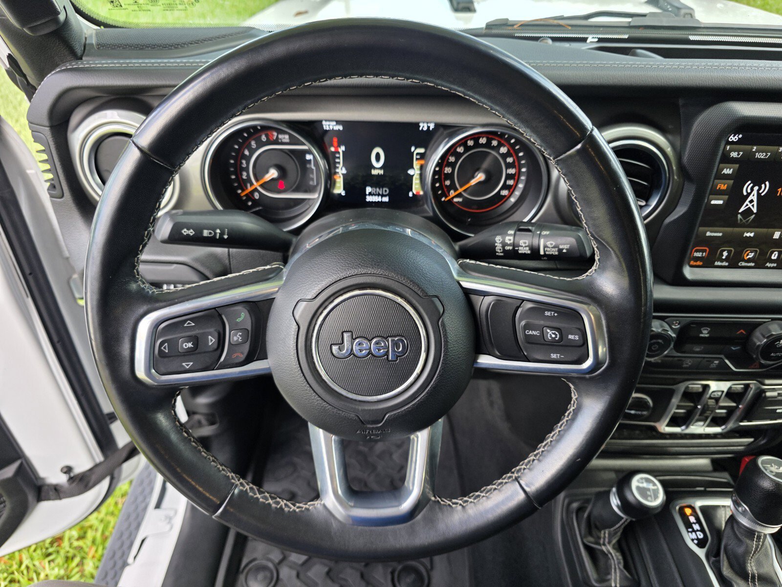 Used 2019 Jeep Wrangler Unlimited Sahara w/ Uconnect 4C Nav & Sound Group image 17