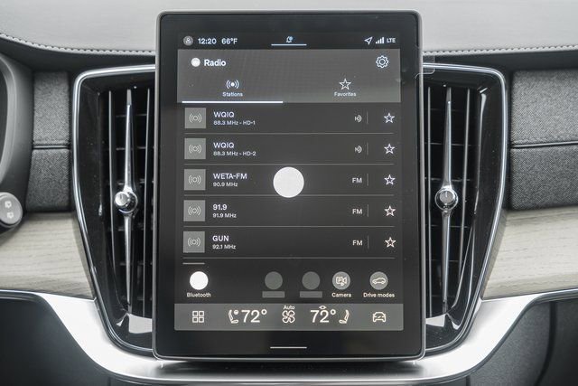 New 2026 Volvo XC90 B6 Plus w/ Protection Package Premier image 21