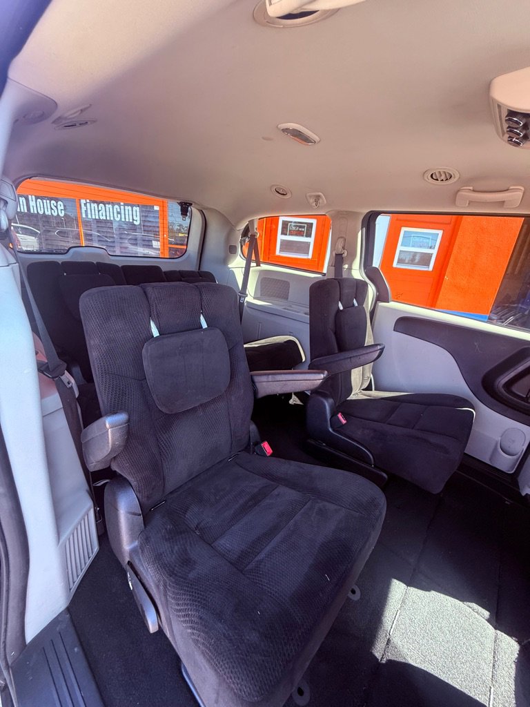 Used 2016 Dodge Grand Caravan SE w/ Quick Order Package 29E SE image 14