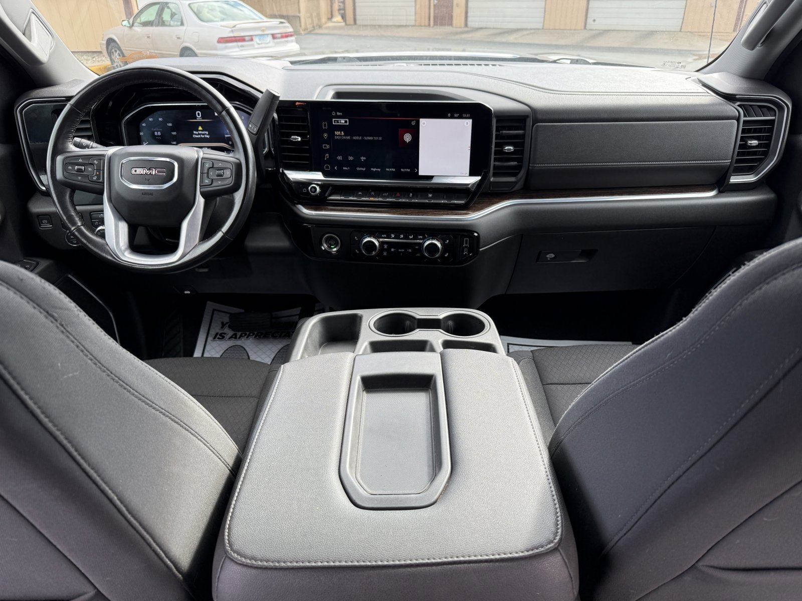 Used 2022 GMC Sierra 1500 SLE image 17