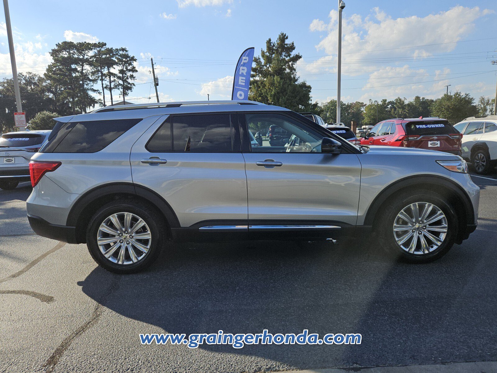 Used 2020 Ford Explorer Limited w/ Class III Trailer Tow Package RWD image 6