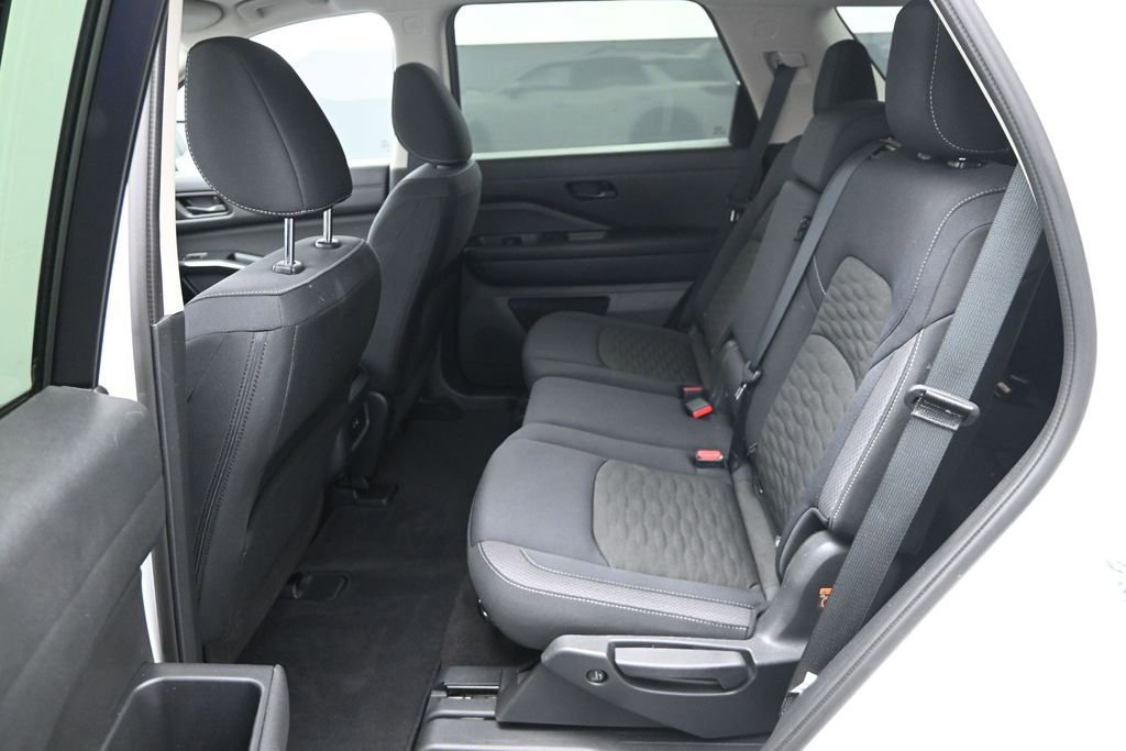 Used 2025 Nissan Pathfinder SV AWD/4WD image 12