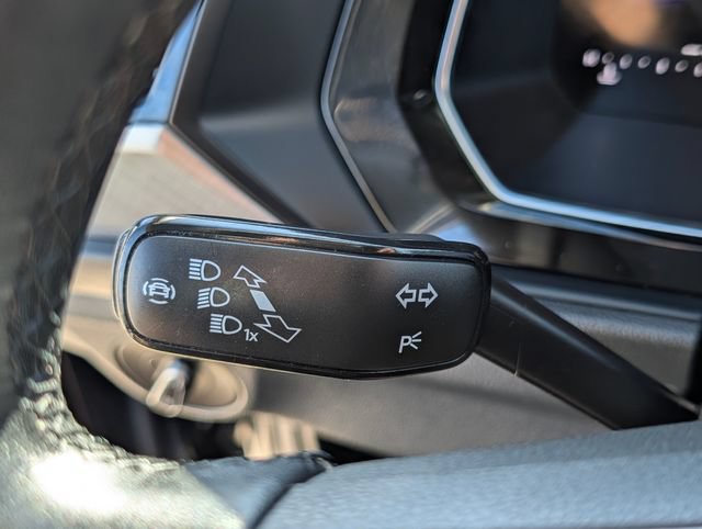 Used 2024 Volkswagen Jetta SE FWD image 28
