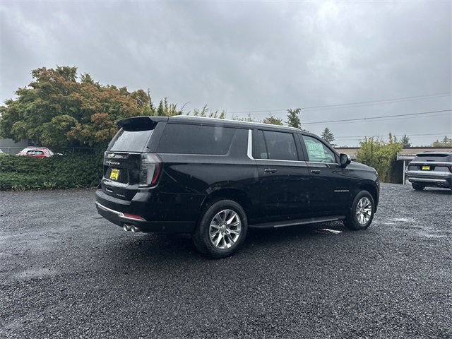 New 2026 Chevrolet Suburban Premier image 6