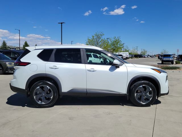 Used 2024 Nissan Rogue SV w/ SV Premium Package AWD/4WD image 2